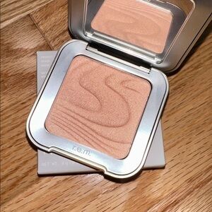 REM beauty interstellar highlighter topper in miss Saturn NEW
